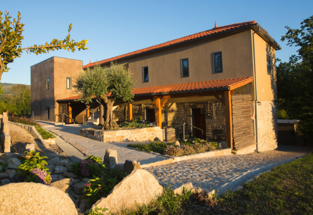 Quinta do Caminho Hotel